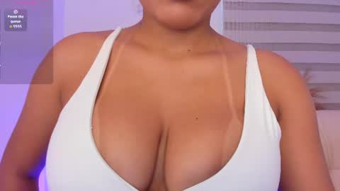 Snapshot of allison_owensxx chatting on August 7, 2026, 11:12 am Allison online show from August 7, 2026, 11:12 am