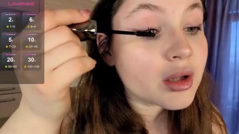 Snapshot of allison_stone__ chatting on October 15, 2025, 8:14 am Emma online show from October 15, 2025, 8:14 am