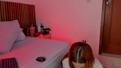 Snapshot of alliss_ginger_ chatting on September 15, 2025, 7:47 pm A L L I S S online show from September 15, 2025, 7:47 pm