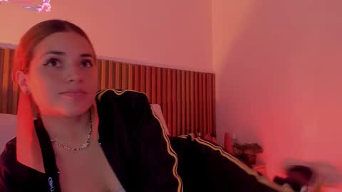 Snapshot of alliss_ginger_ chatting on October 14, 2025, 2:45 am A L L I S S online show from October 14, 2025, 2:45 am