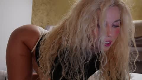 Snapshot of allissonhotbb chatting on September 16, 2025, 6:09 pm allissonhotbb online show from September 16, 2025, 6:09 pm