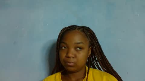 allizida01 online show from November 19, 2025, 7:41 am