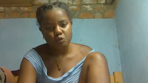 allizida01 online show from February 8, 2026, 4:21 pm