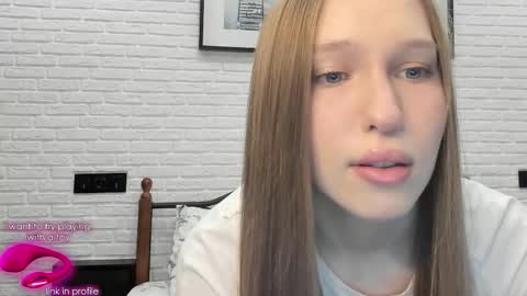 Snapshot of alllura chatting on January 13, 2026, 3:23 am Axi online show from January 13, 2026, 3:23 am