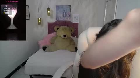 Snapshot of alllyson_ chatting on November 24, 2025, 8:08 pm alison online show from November 24, 2025, 8:08 pm