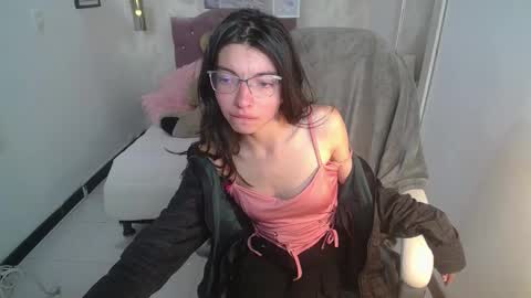 Snapshot of alllyson_ chatting on November 26, 2025, 8:21 pm alison online show from November 26, 2025, 8:21 pm