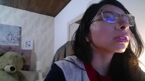 Snapshot of alllyson_ chatting on December 5, 2025, 8:16 pm alison online show from December 5, 2025, 8:16 pm