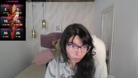 Snapshot of alllyson_ chatting on February 23, 2026, 7:44 pm alison online show from February 23, 2026, 7:44 pm