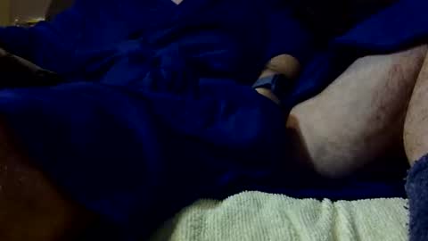 allo00 online show from November 17, 2025, 1:55 am