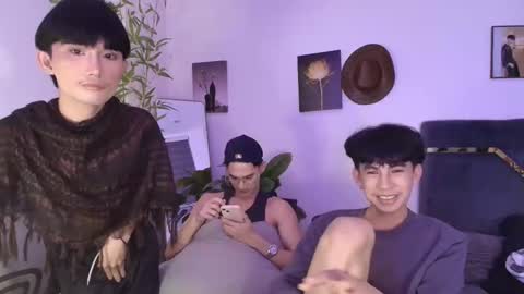 Snapshot of alluring_alpha chatting on April 18, 2026, 7:51 pm kim and josh online show from April 18, 2026, 7:51 pm