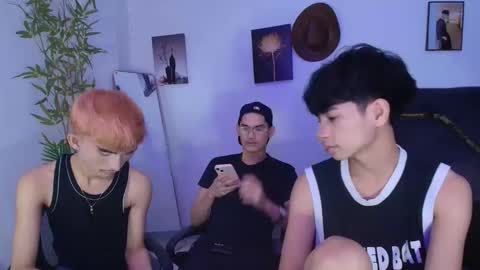 Snapshot of alluring_alpha chatting on April 22, 2026, 10:55 pm kim and josh online show from April 22, 2026, 10:55 pm