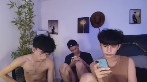 Snapshot of alluring_alpha chatting on May 1, 2026, 4:17 am kim and josh online show from May 1, 2026, 4:17 am