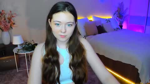 alluringeyess online show from October 6, 2025, 12:46 pm