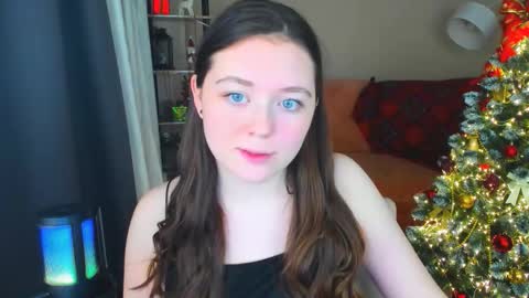 alluringeyess online show from December 20, 2025, 6:04 pm