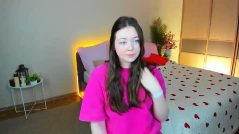 alluringeyess online show from May 15, 2026, 6:09 am