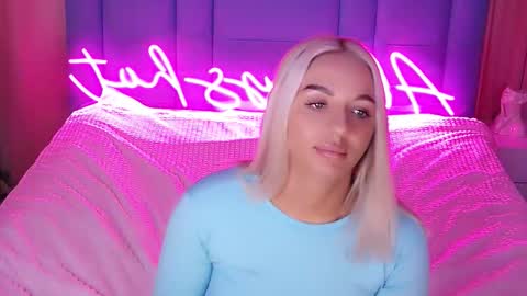 AlwaysHot online show from November 29, 2025, 2:47 am