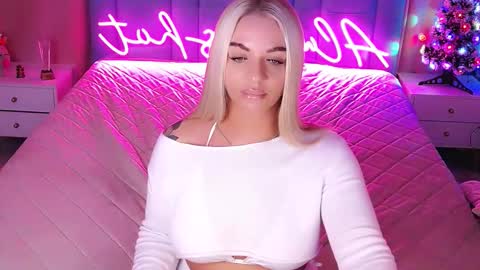 AlwaysHot online show from January 9, 2026, 2:14 am