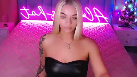 AlwaysHot online show from January 12, 2026, 2:17 am