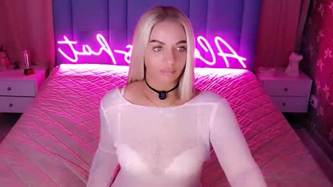 AlwaysHot online show from February 22, 2026, 2:02 am