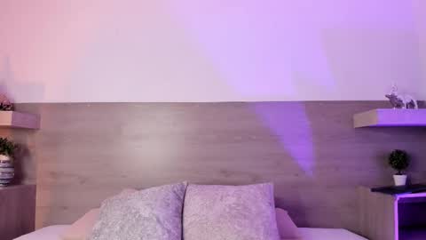 Ally  online show from November 30, 2025, 1:04 pm