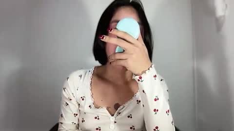 Snapshot of ally_monts chatting on January 17, 2026, 11:30 pm ally_monts online show from January 17, 2026, 11:30 pm