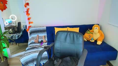 Ally  help me reach 100 satisfaid online show from October 4, 2025, 1:36 am