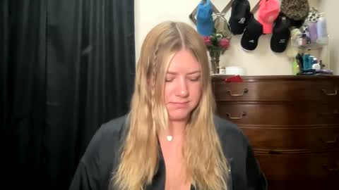 allyanalangel online show from November 1, 2025, 12:56 am