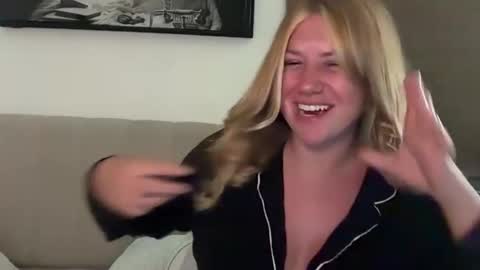 allyanalangel online show from May 6, 2026, 6:08 am