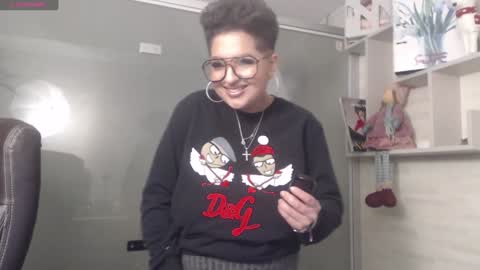         online show from December 13, 2024, 9:41 pm