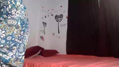 Snapshot of allyka_transsm chatting on June 9, 2026, 12:33 am Allyka online show from June 9, 2026, 12:33 am