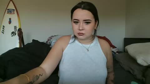 allylove2626 online show from October 9, 2025, 9:13 pm