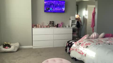 Snapshot of allymaeeee chatting on September 21, 2025, 12:56 am Ally Mae online show from September 21, 2025, 12:56 am