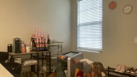 Snapshot of allymaeeee chatting on October 22, 2025, 4:51 pm Ally Mae online show from October 22, 2025, 4:51 pm