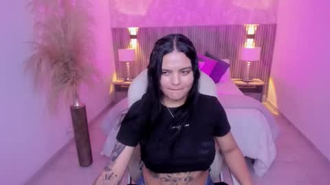 allyson_brownn online show from December 15, 2025, 8:24 pm
