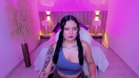 allyson_brownn online show from December 17, 2025, 7:42 pm
