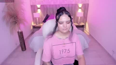allyson_brownn online show from December 22, 2025, 7:44 pm