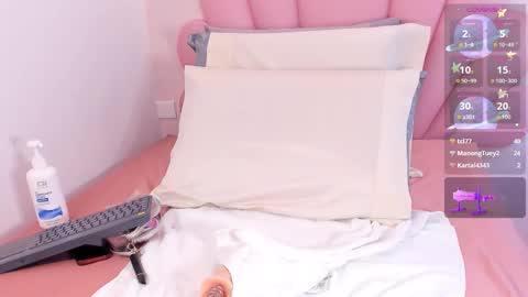 Snapshot of allyson_petite chatting on October 23, 2025, 9:57 pm Allyson online show from October 23, 2025, 9:57 pm