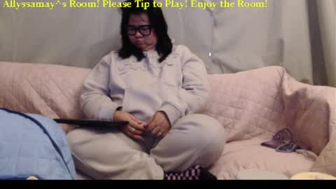 Allyssamay online show from November 24, 2025, 3:17 am