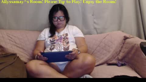 Allyssamay online show from May 6, 2026, 2:29 am