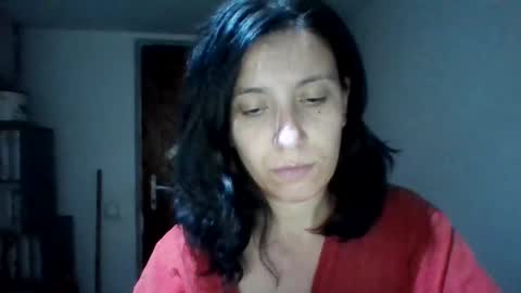 Snapshot of alma_amy chatting on October 31, 2025, 9:16 pm Alma online show from October 31, 2025, 9:16 pm
