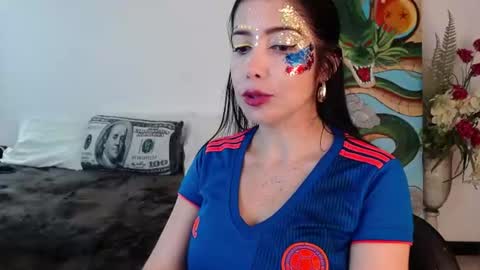Snapshot of alma_art_ chatting on June 17, 2026, 11:05 pm alma_art_ online show from June 17, 2026, 11:05 pm