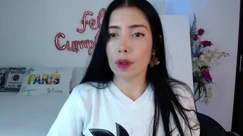 Snapshot of alma_art_ chatting on July 9, 2026, 10:25 pm alma_art_ online show from July 9, 2026, 10:25 pm