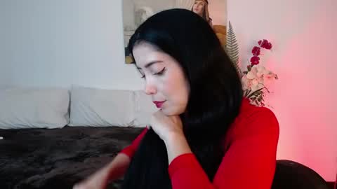 Snapshot of alma_art_ chatting on August 4, 2026, 6:54 pm alma_art_ online show from August 4, 2026, 6:54 pm