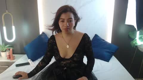 ALMA FENIX  online show from December 10, 2024, 7:32 pm