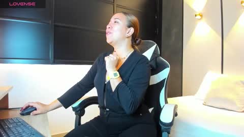 Snapshot of alma_fenix chatting on October 14, 2025, 12:28 pm ALMA FENIX online show from October 14, 2025, 12:28 pm