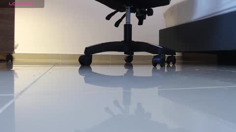 Snapshot of alma_fenix chatting on October 15, 2025, 12:33 am ALMA FENIX online show from October 15, 2025, 12:33 am