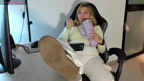 ALMA FENIX  online show from March 7, 2026, 12:24 pm