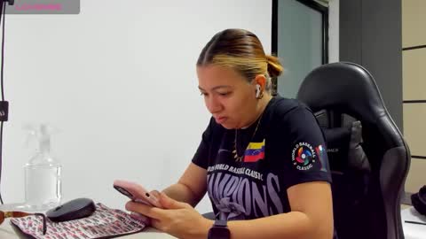 ALMA FENIX  online show from March 21, 2026, 12:32 pm