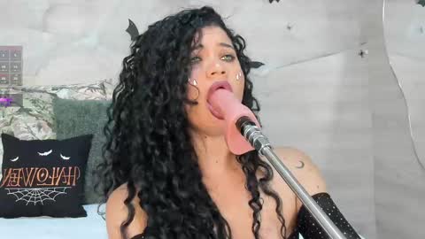 Alma Len online show from October 19, 2025, 7:25 pm