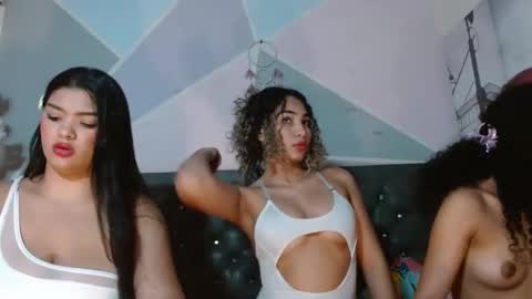 Snapshot of alma_meza chatting on October 13, 2025, 8:53 pm alma_meza online show from October 13, 2025, 8:53 pm